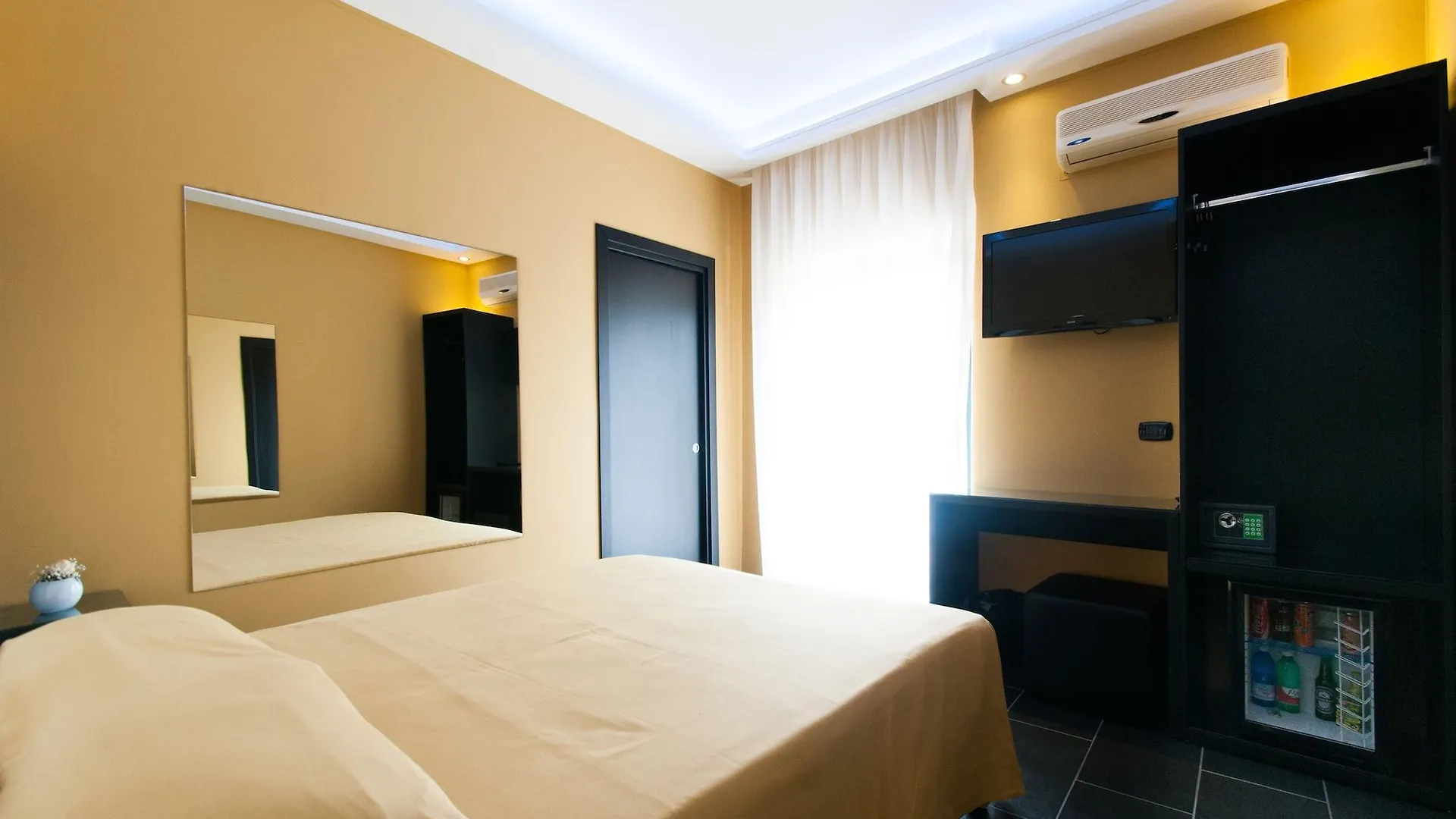 Fly Boutique Hotel Naples Italy