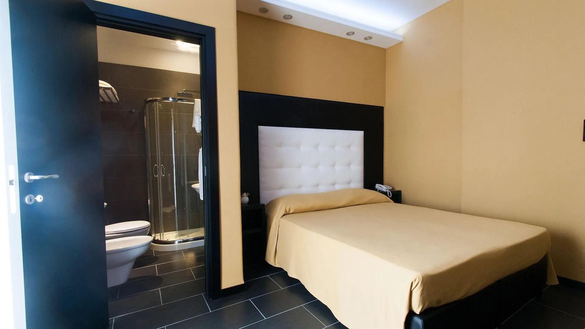 ***  Fly Boutique Hotel Naples Italy