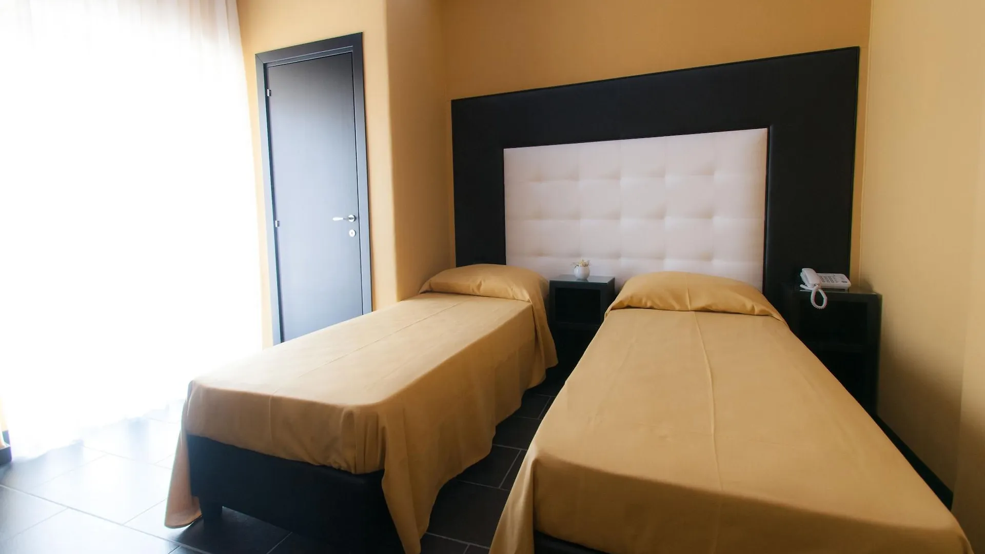 Fly Boutique Hotel Naples