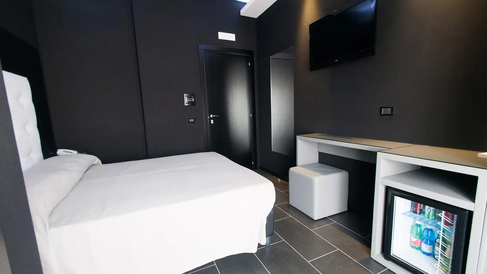 Fly Boutique Hotel Naples