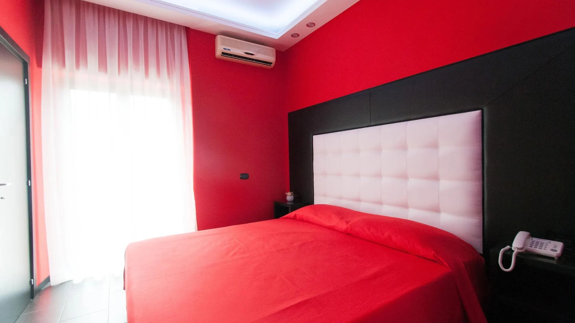 Fly Boutique Hotel Naples