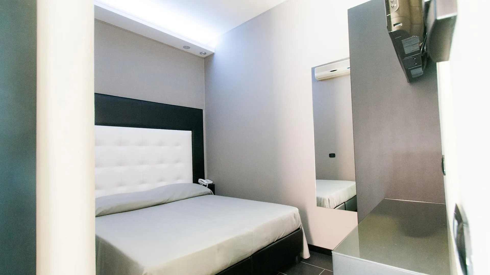 Fly Boutique Hotel Naples