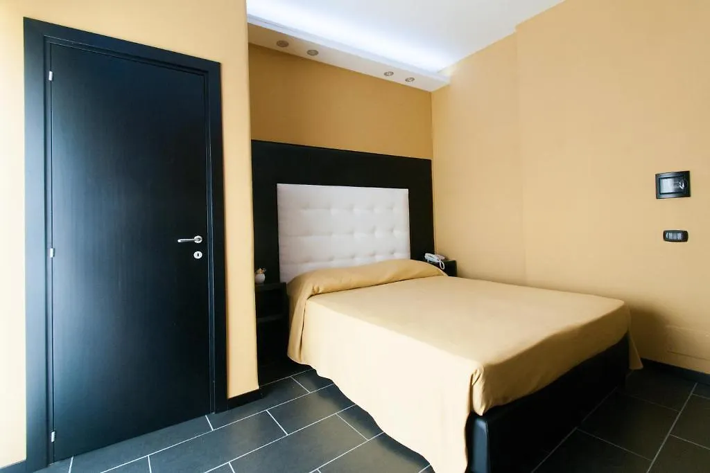 Fly Boutique Hotel Naples