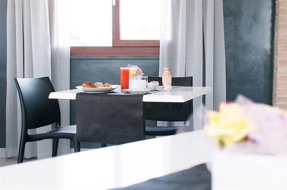 Fly Boutique Hotel Naples