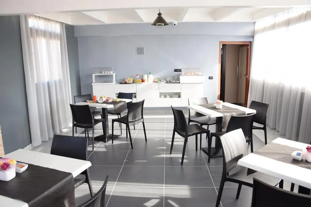 Fly Boutique Hotel Naples