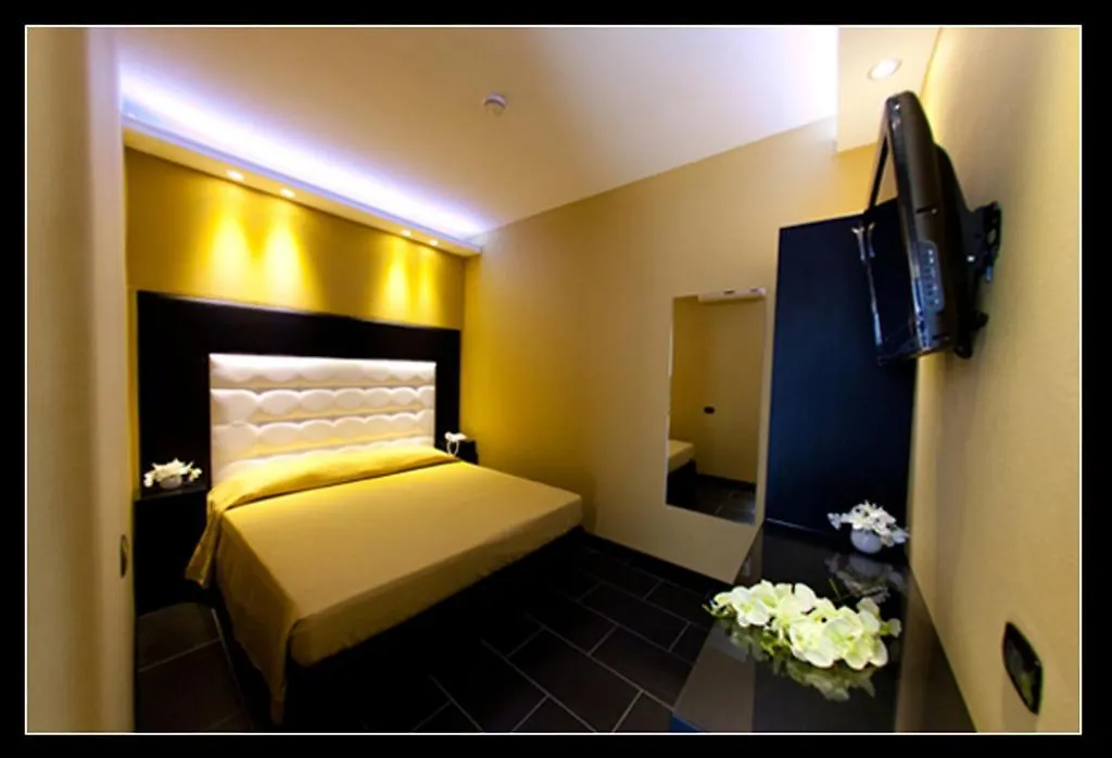 Fly Boutique Hotel Naples