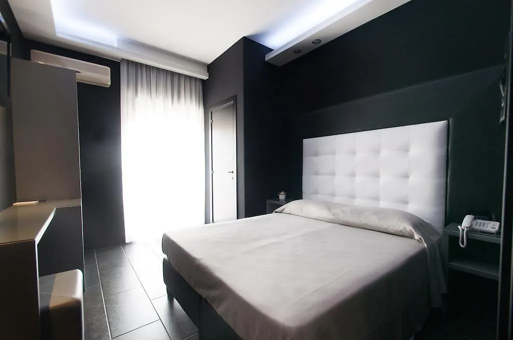 Fly Boutique Hotel Naples
