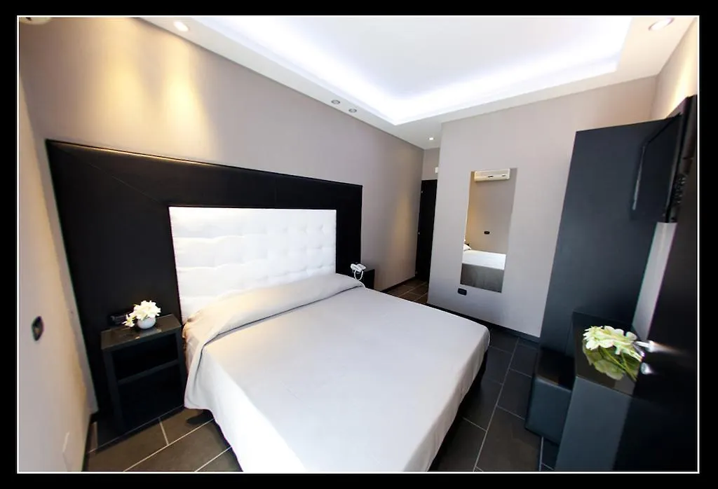 Fly Boutique Hotel Naples
